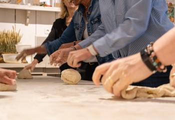 Atelier pain pour adultes à la Ferme de Gally de Saint-Denis