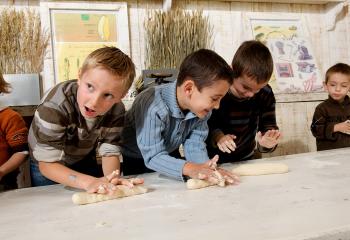 Atelier pain pour enfant  à la Ferme de Gally de Saint Cyr l'Ecole et de Sartrouville