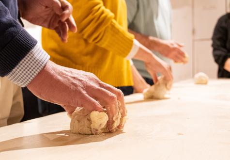 Atelier pain pour adultes à la Ferme de Gally de Saint-Denis